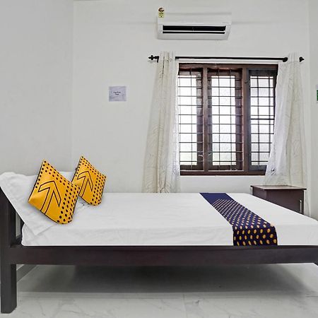 Spot On Blissful Villa Kochi Exterior photo
